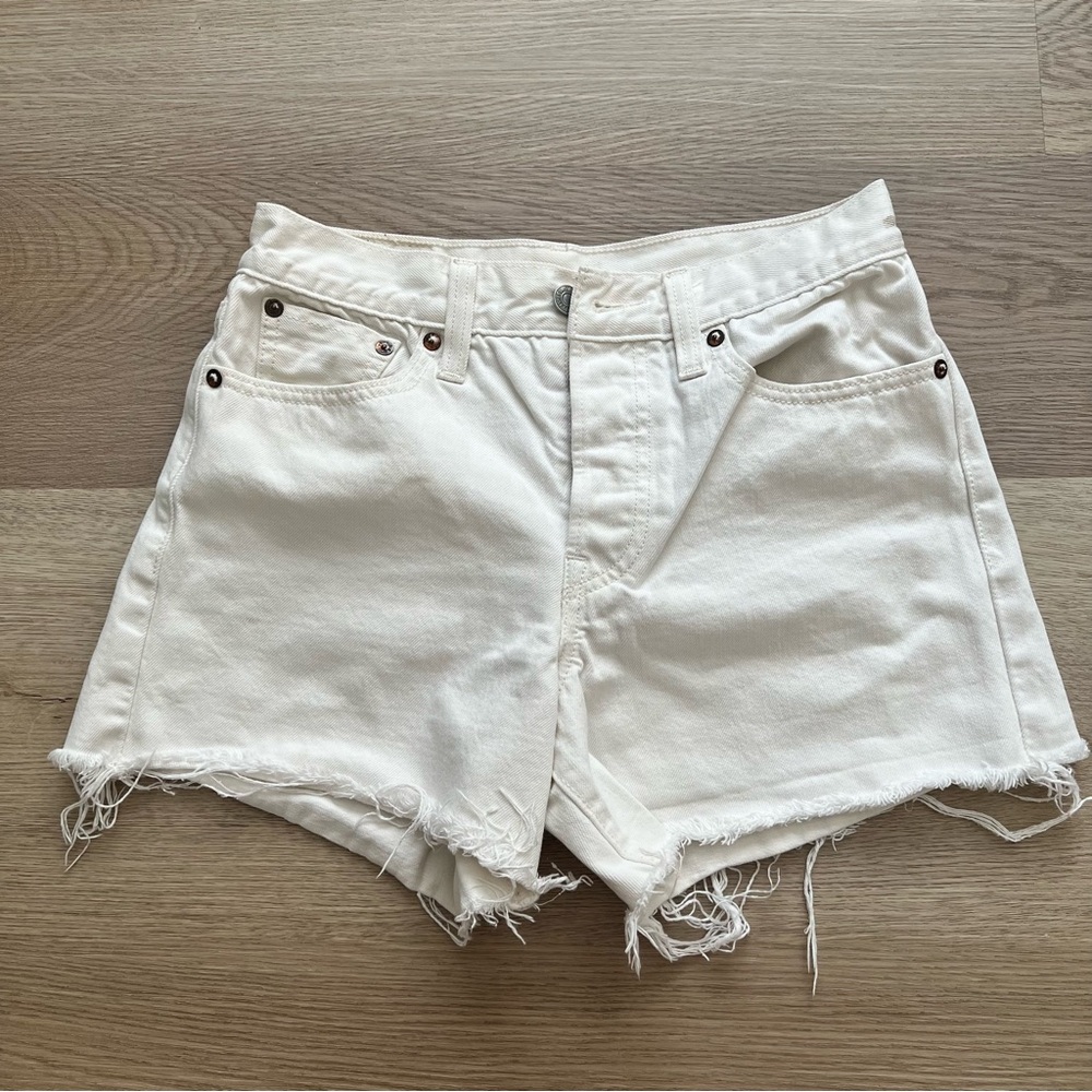 Levi’s high waist button fly shorts